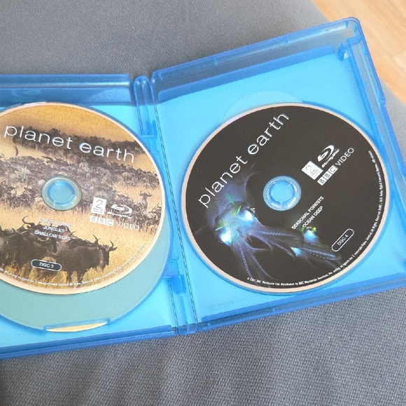 Planet Earth Blu-ray Box Set - Picture 3 of 4